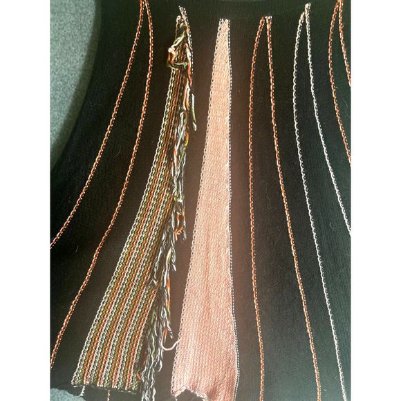 BCBG MAXAZRIA one size  midi skirt beautiful fringe dimensional  flowers - Picture 5 of 6